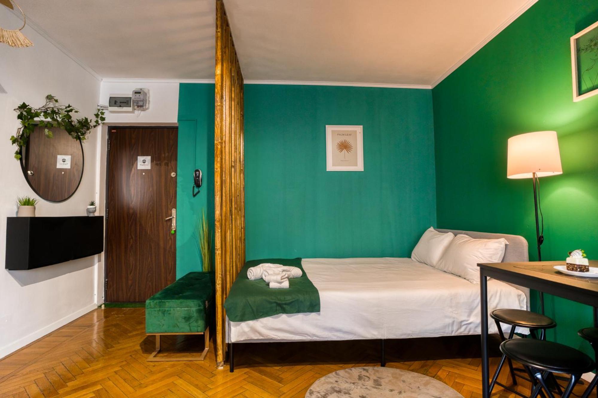 Hacienda Royal Palace - Central Designer Apartment Bucharest Exterior photo